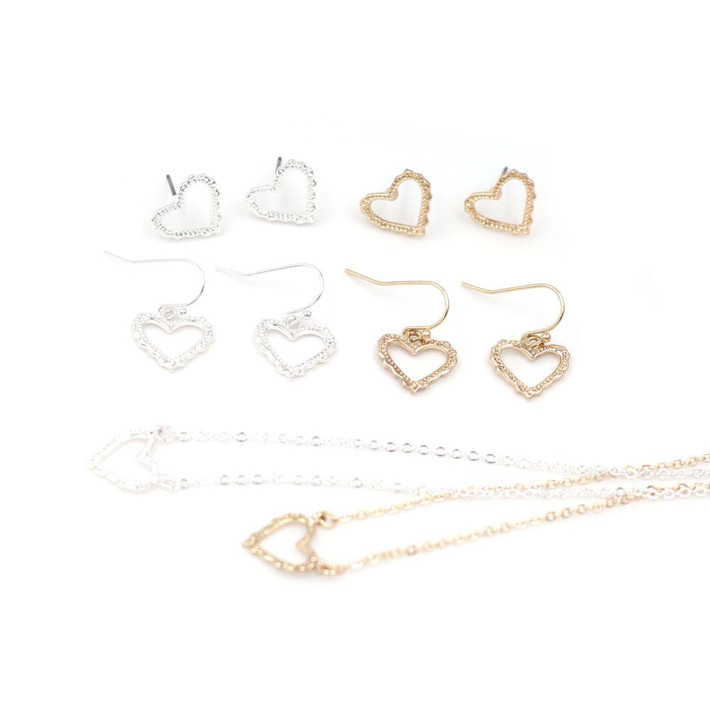 Изображение товара: 2020 новые выдолбленные мини серьги-гвоздики в форме сердца для женщин прекрасный подарок модные ювелирные изделия