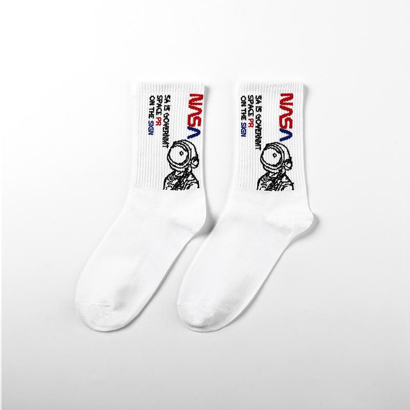 Изображение товара: Модные женские носки в Корейском стиле, милые носки, белые женские носки, новинка, забавные мужские хлопковые носки в стиле хип-хоп, уличные носки с надписью