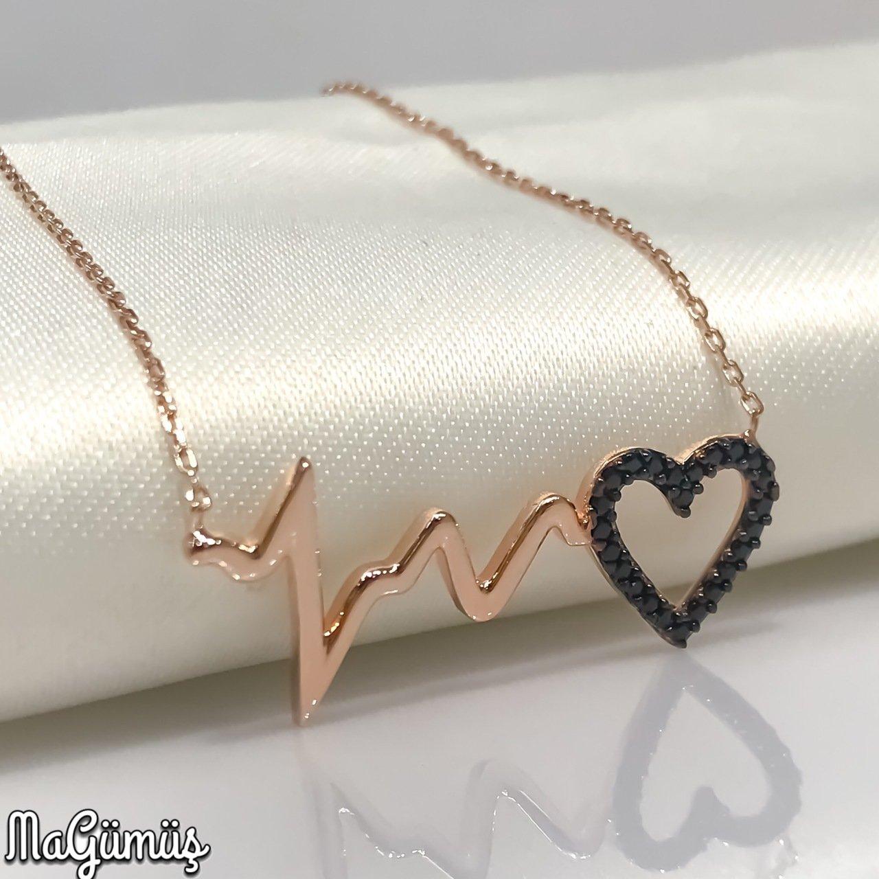 Изображение товара: Серебряное женское ожерелье с сердечком