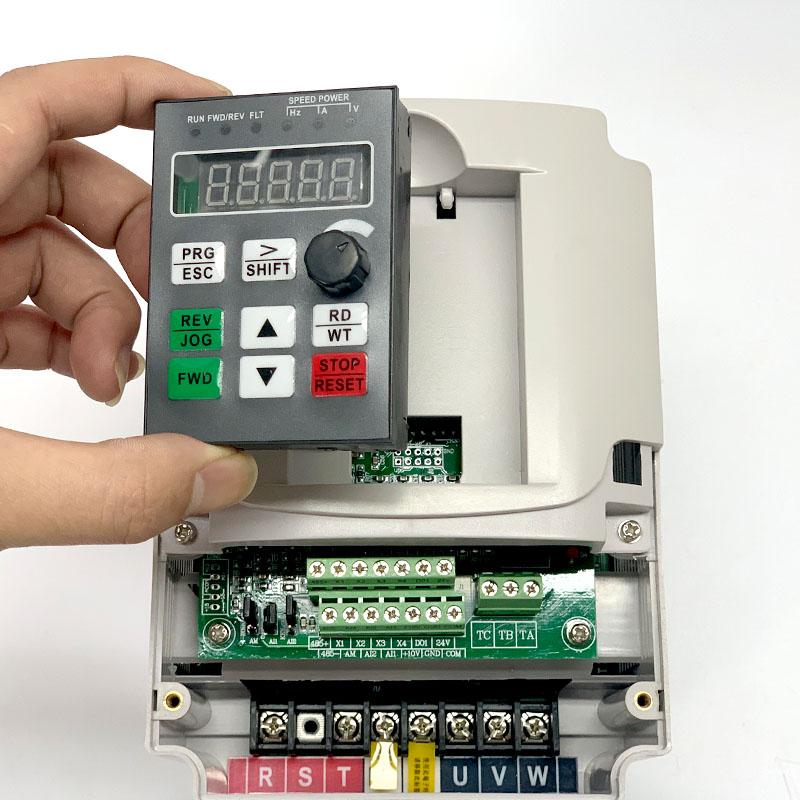 Изображение товара: VFD инвертор 1.5 кВт/2.2 кВт/4 кВт преобразователь частоты 3P 220 В выход CNC шпиндель управления скоростью двигателя VFD конвертер